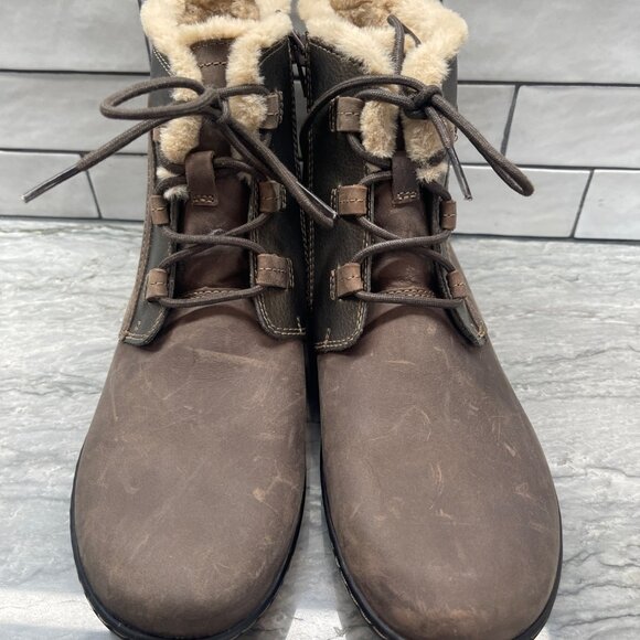 Clarks Collection Brown Leather Ankle Boots Side Zip Womens 8.5 M - Picture 4 of 8